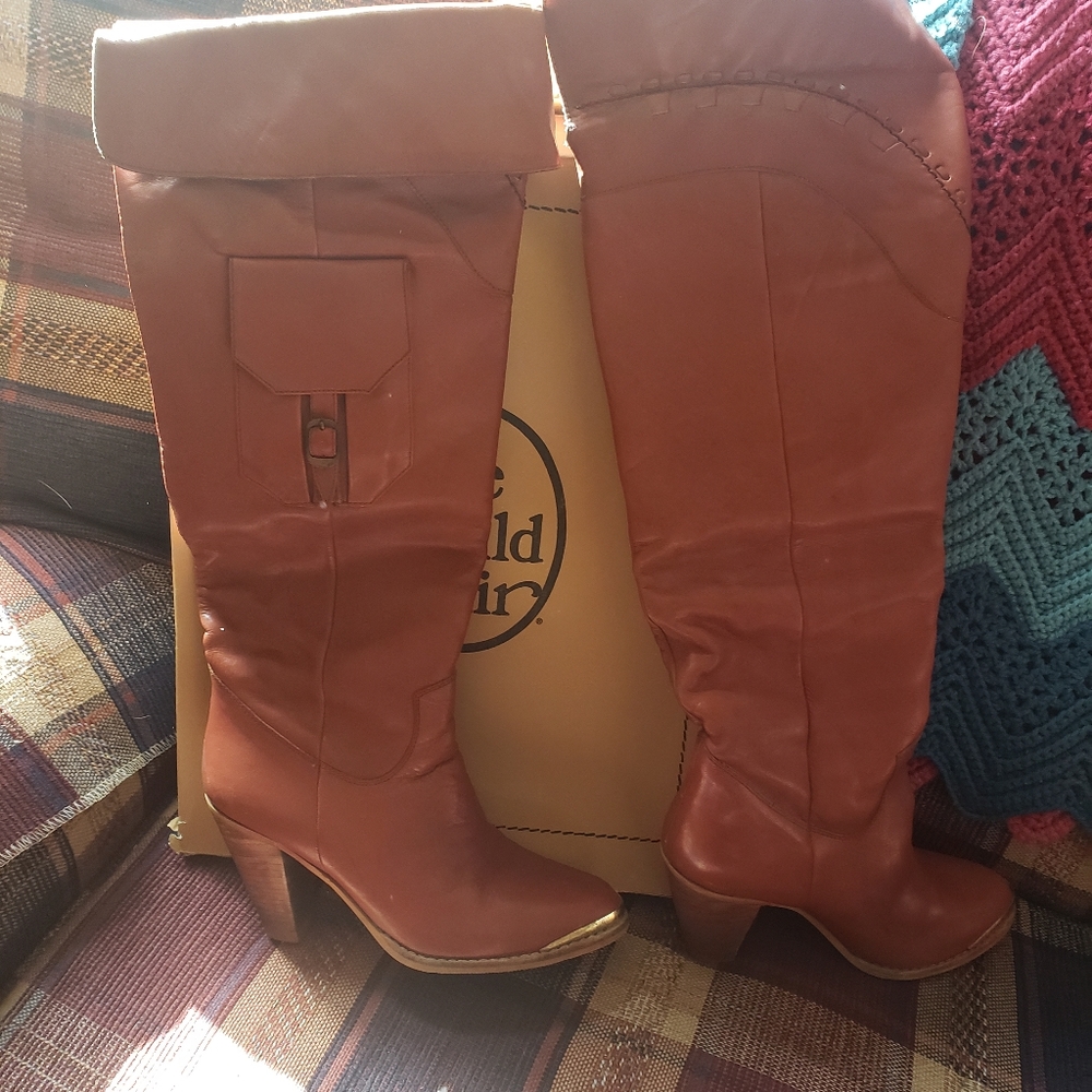 Boots from The Wild Pair, size 7  brown leather.